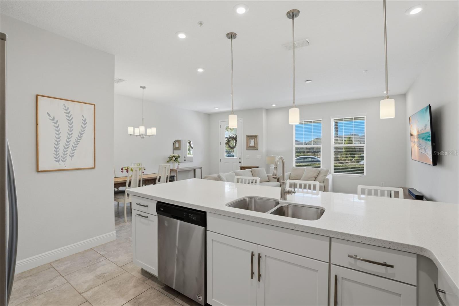 RANDAL WALK - Residential