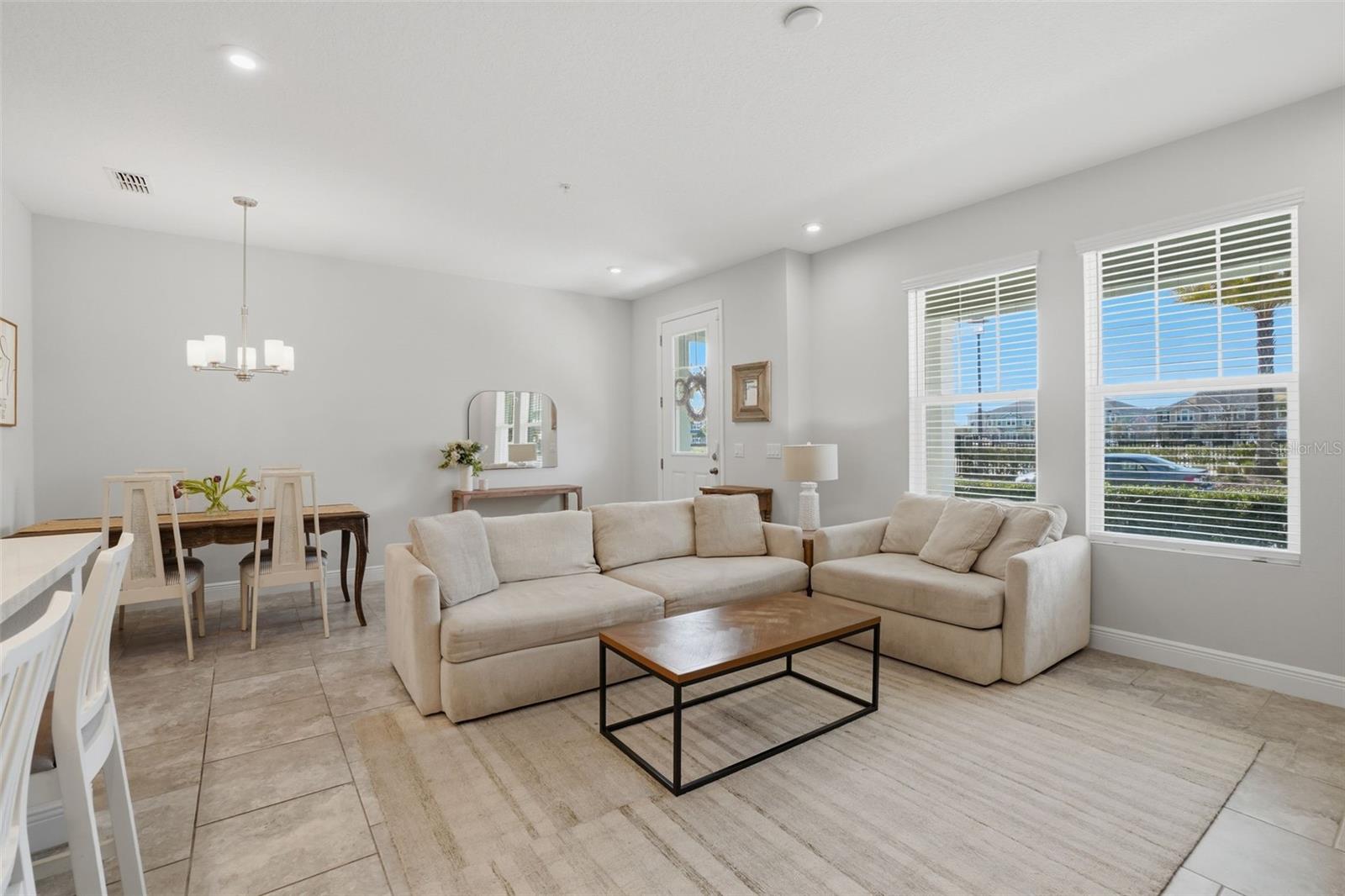 RANDAL WALK - Residential