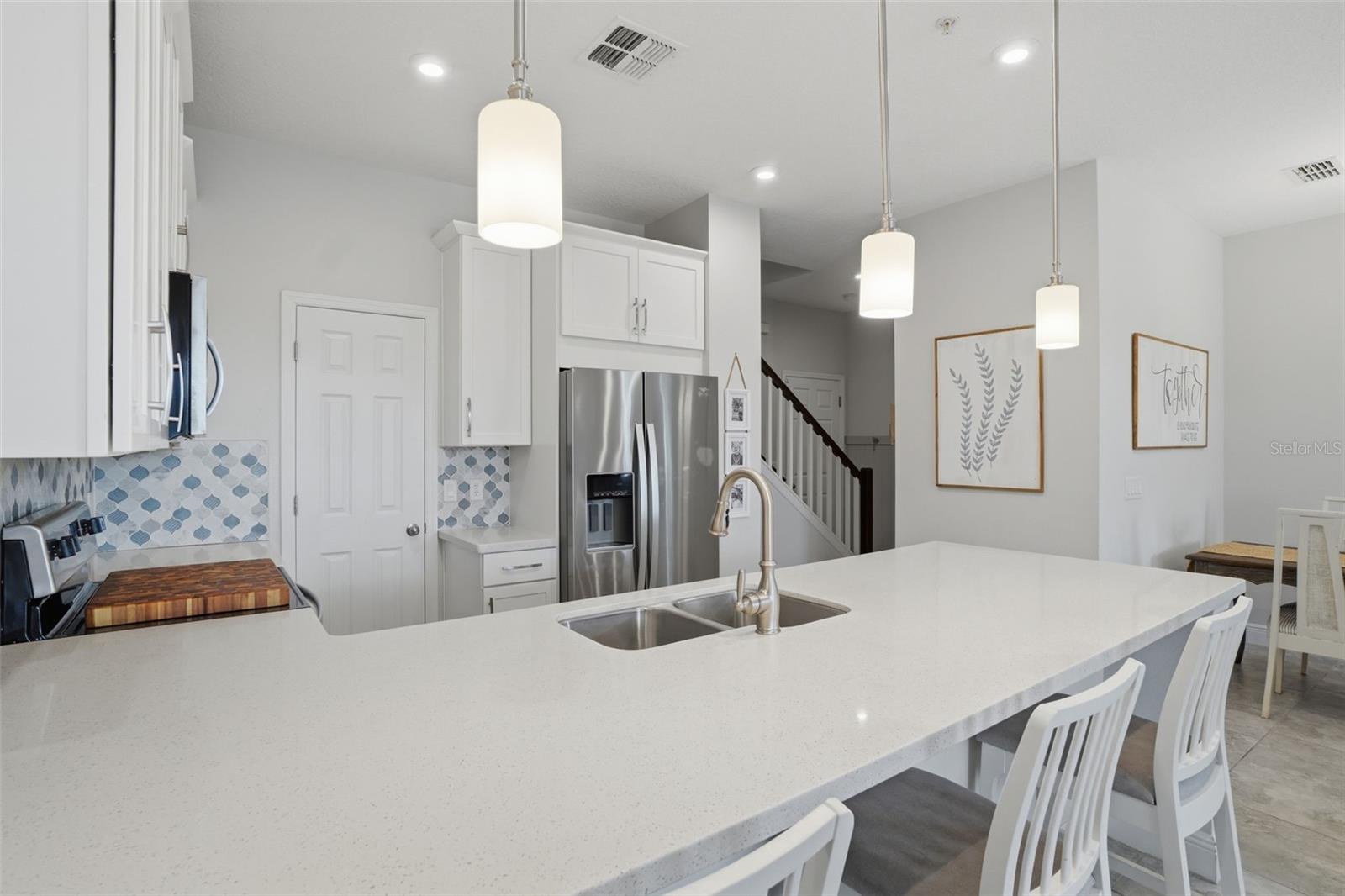 RANDAL WALK - Residential