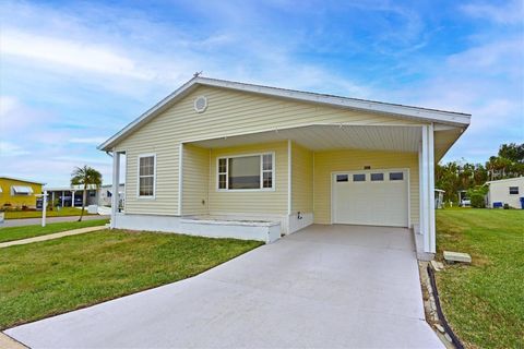 A home in ELLENTON