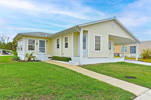 A home in ELLENTON