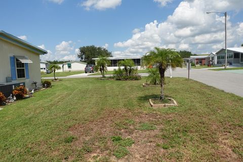 A home in LAKE WALES