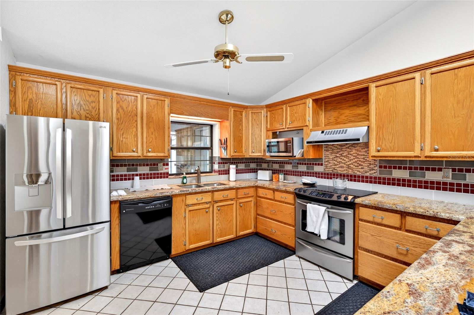16555 N HIGHWAY 329