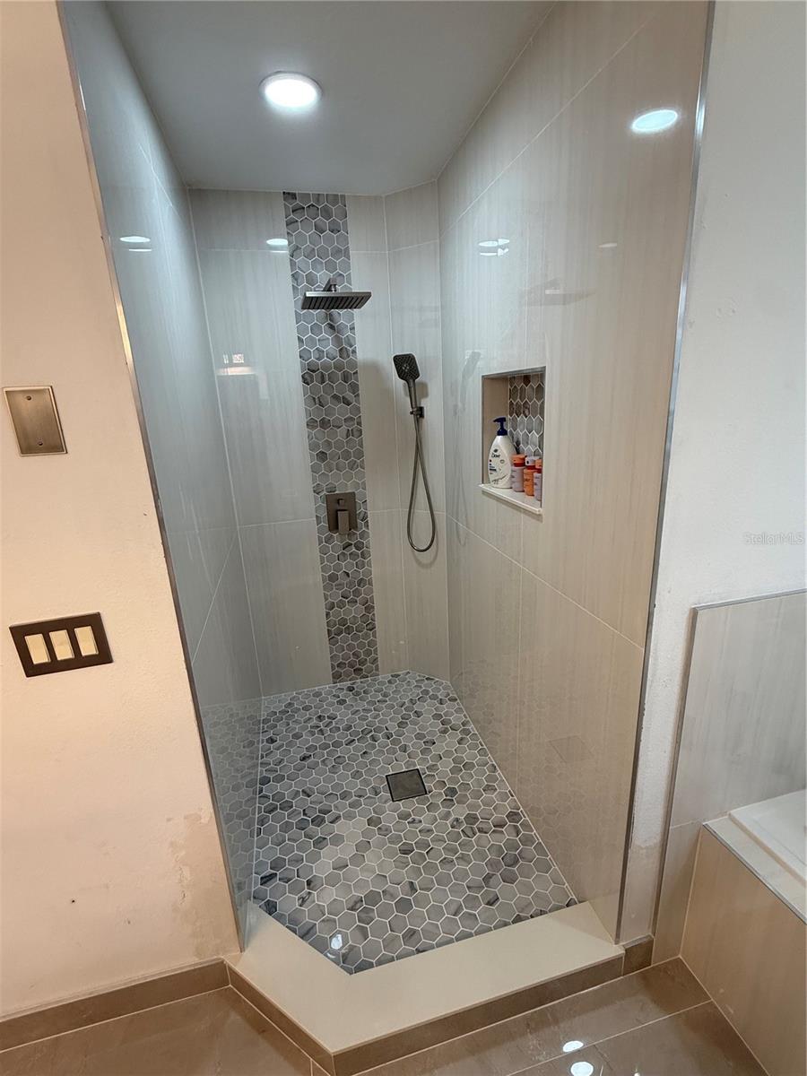 GREEN AT WEST HAVEN PH 01 - Residential Lease