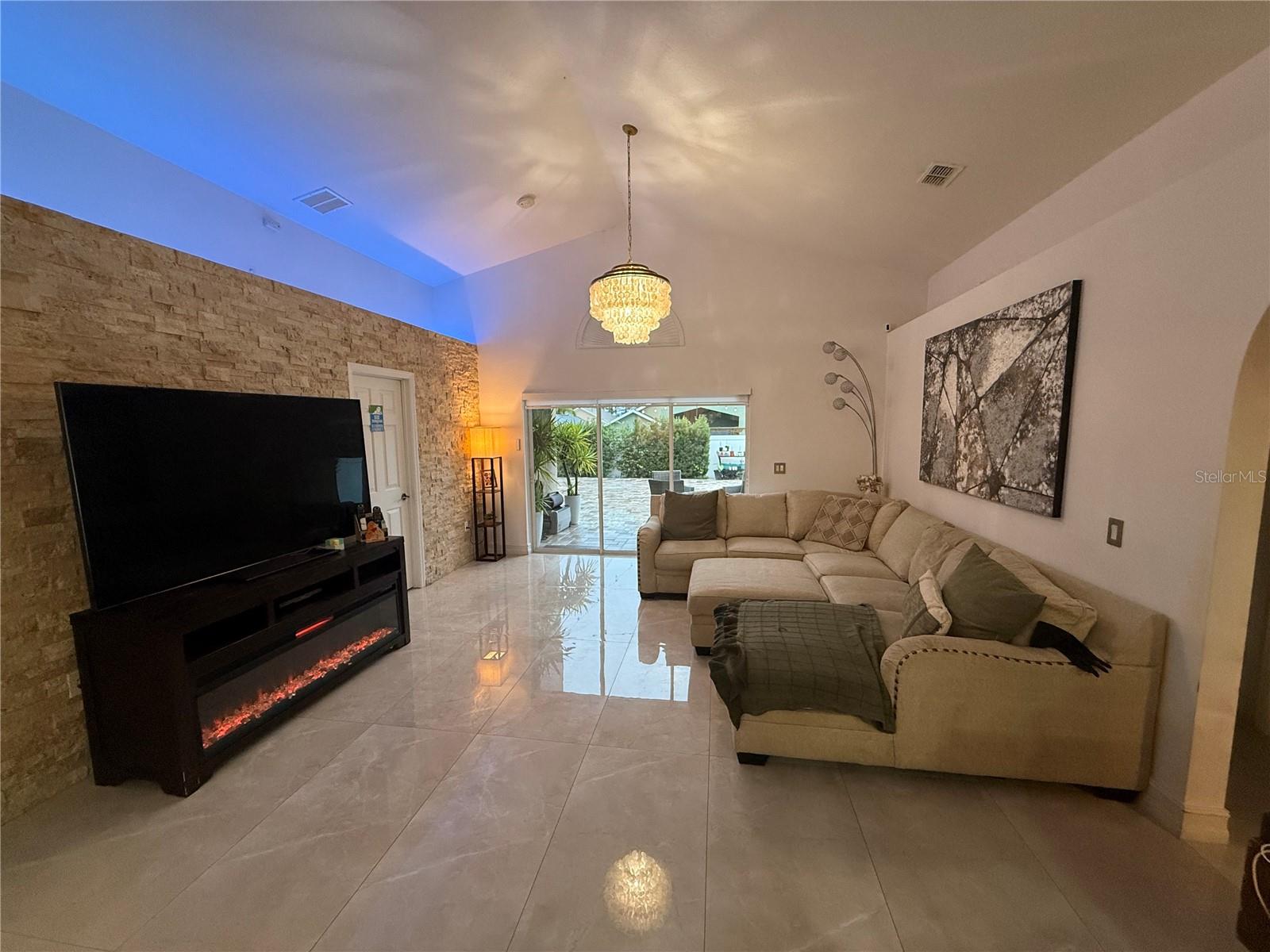 GREEN AT WEST HAVEN PH 01 - Residential Lease