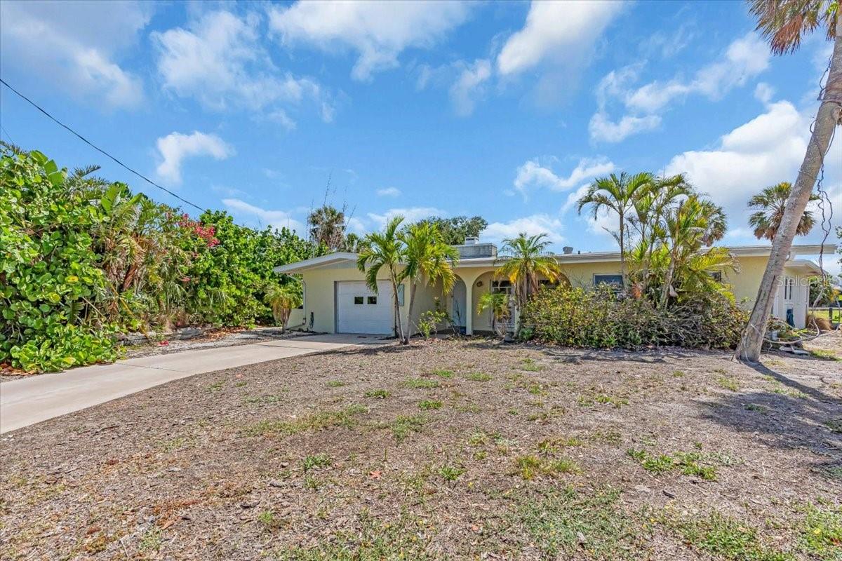 396 AVENIDA MADERA