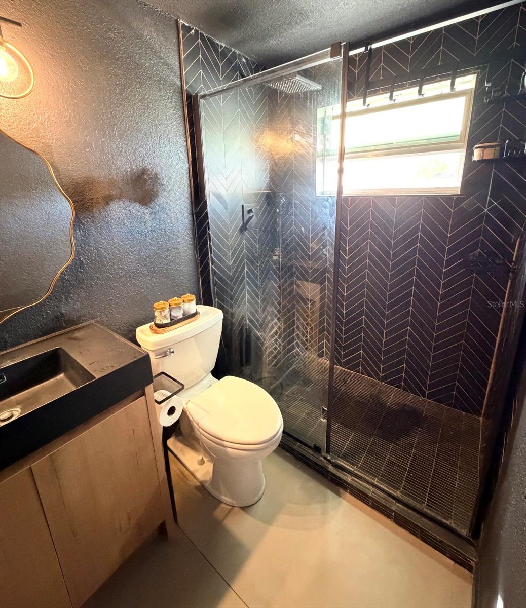 PHRANERS SUB R A - Residential Lease