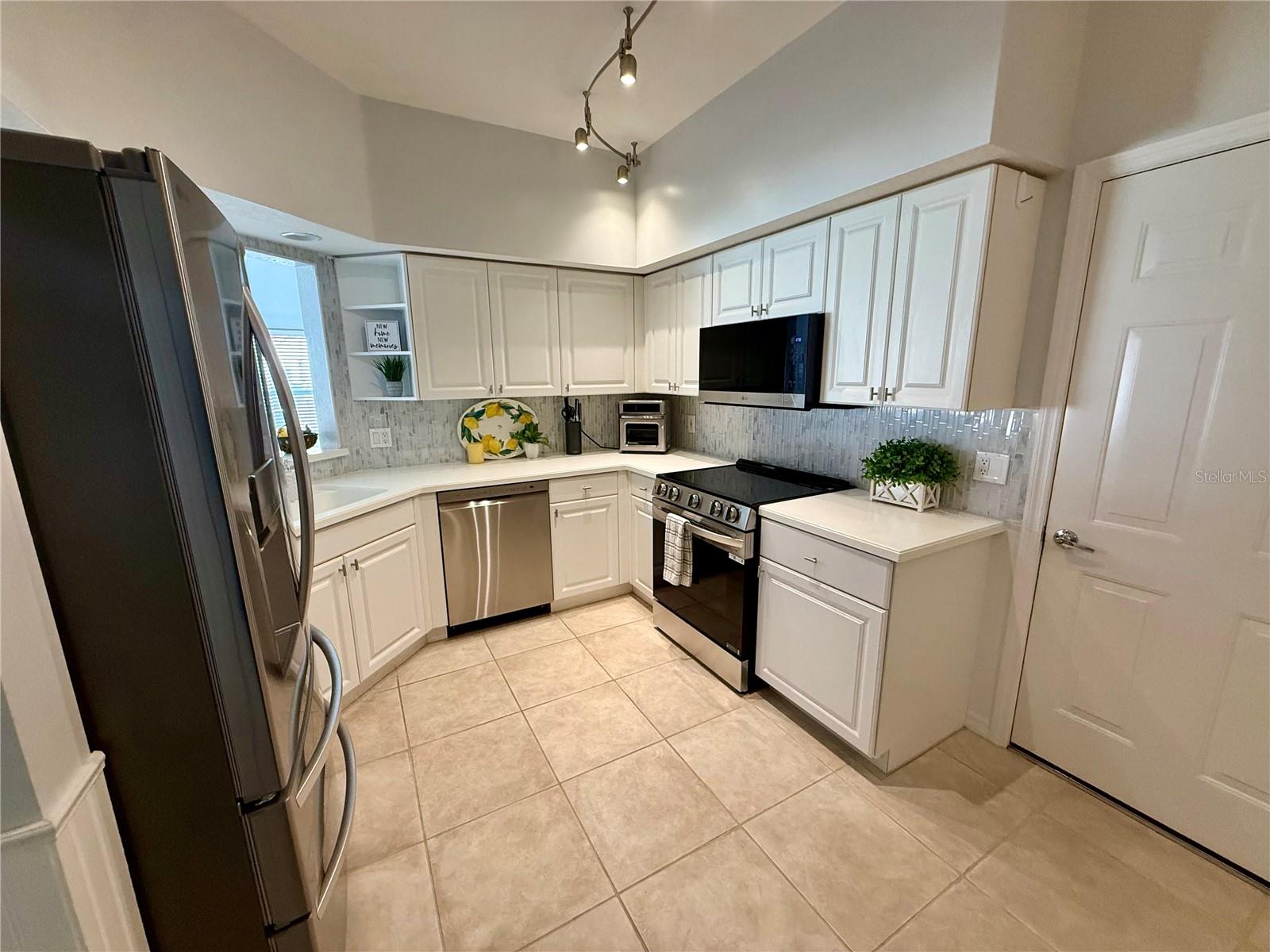 CEDAR HOLLOW AT TARA - Residential