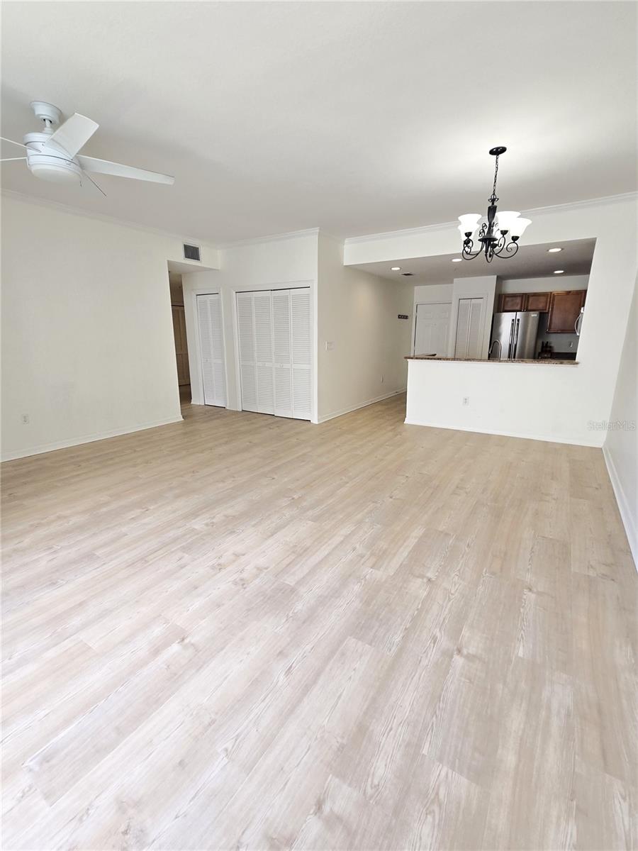 PARKCREST HARBOUR ISLAND CONDO - Residential