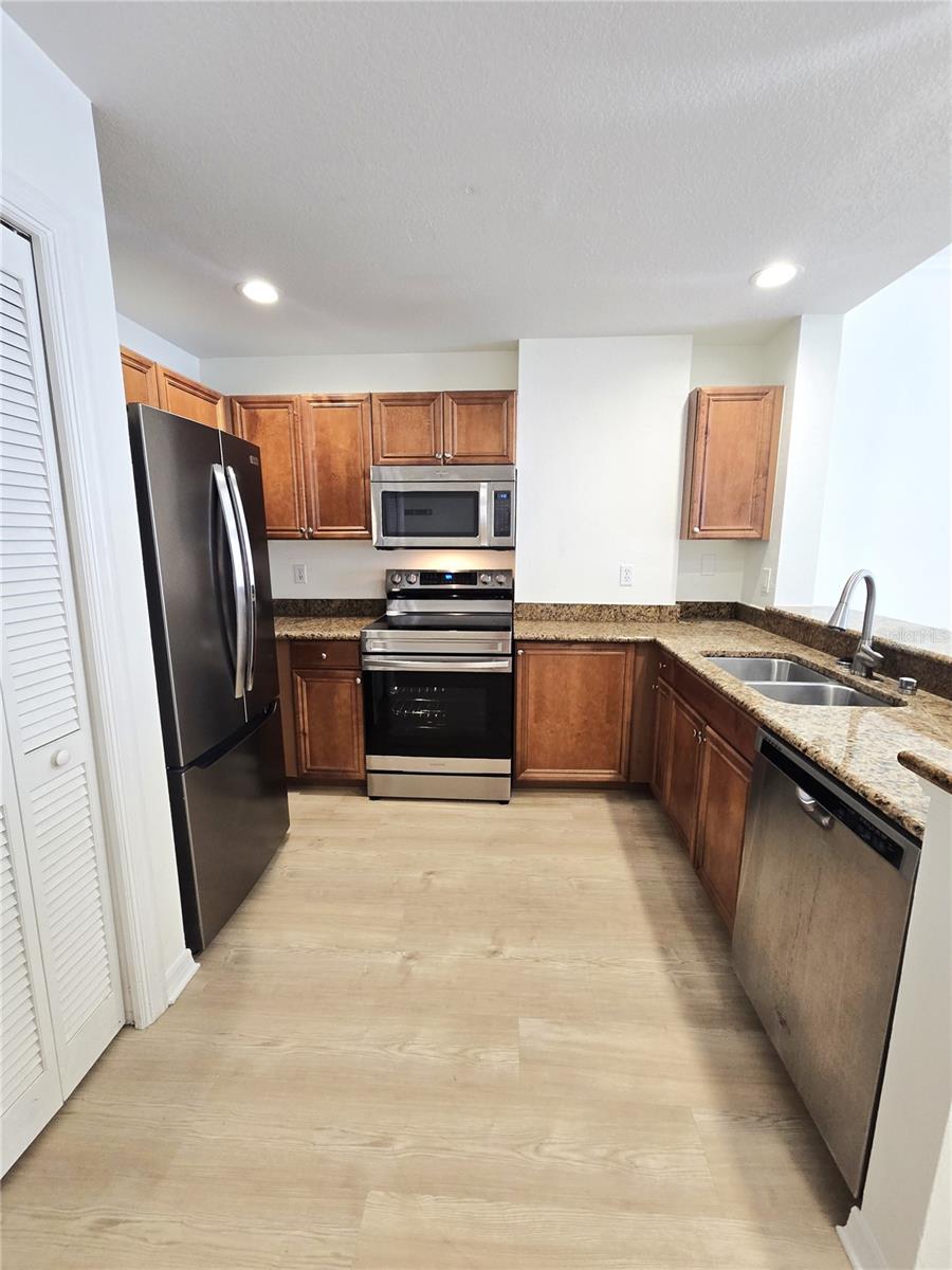 PARKCREST HARBOUR ISLAND CONDO - Residential