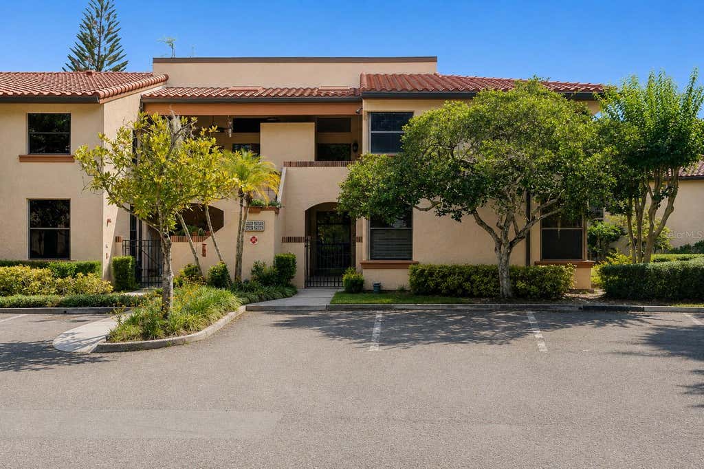 Photo of 2928 Lake Pineloch Boulevard #17-26, Orlando, FL 32806 (MLS # O6407045)