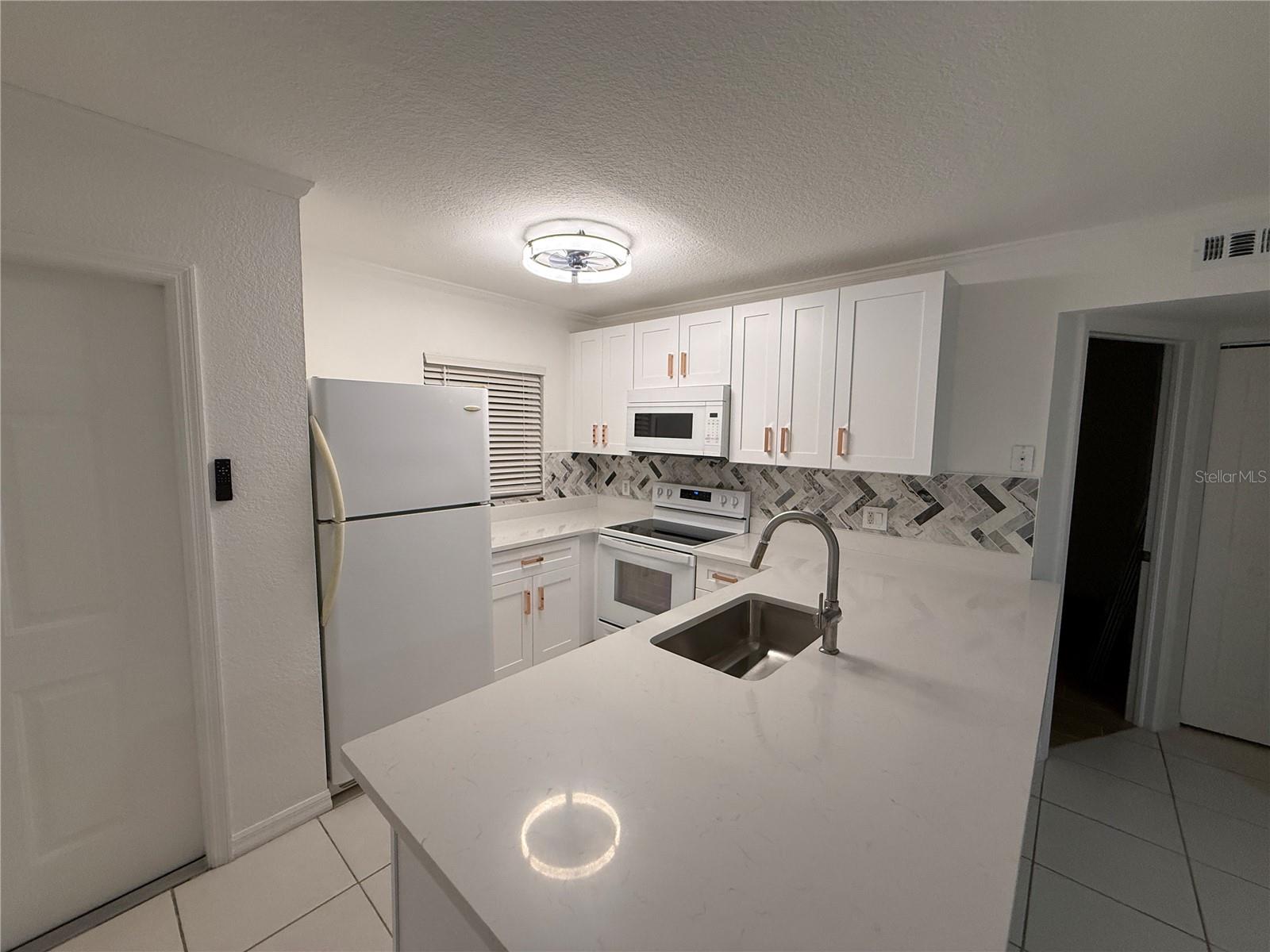 PINES/DEEP CRK I PH 06 - Residential Lease