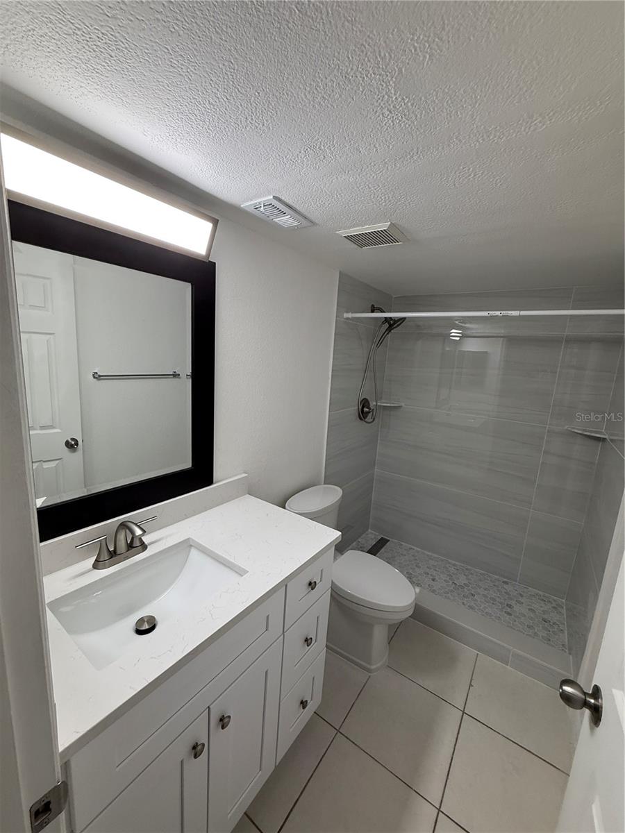 PINES/DEEP CRK I PH 06 - Residential Lease