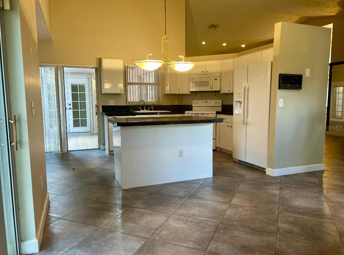 COQUINA LAKES 105-22 B - Residential