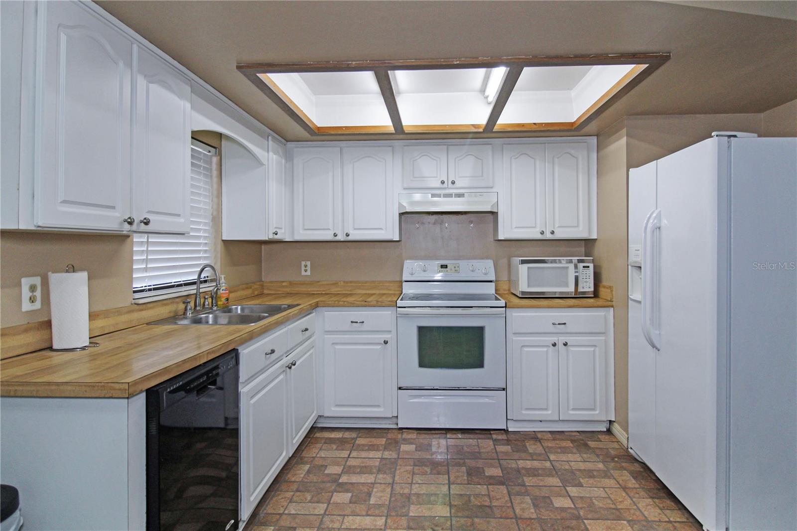 INVERNESS ACRES - Residential