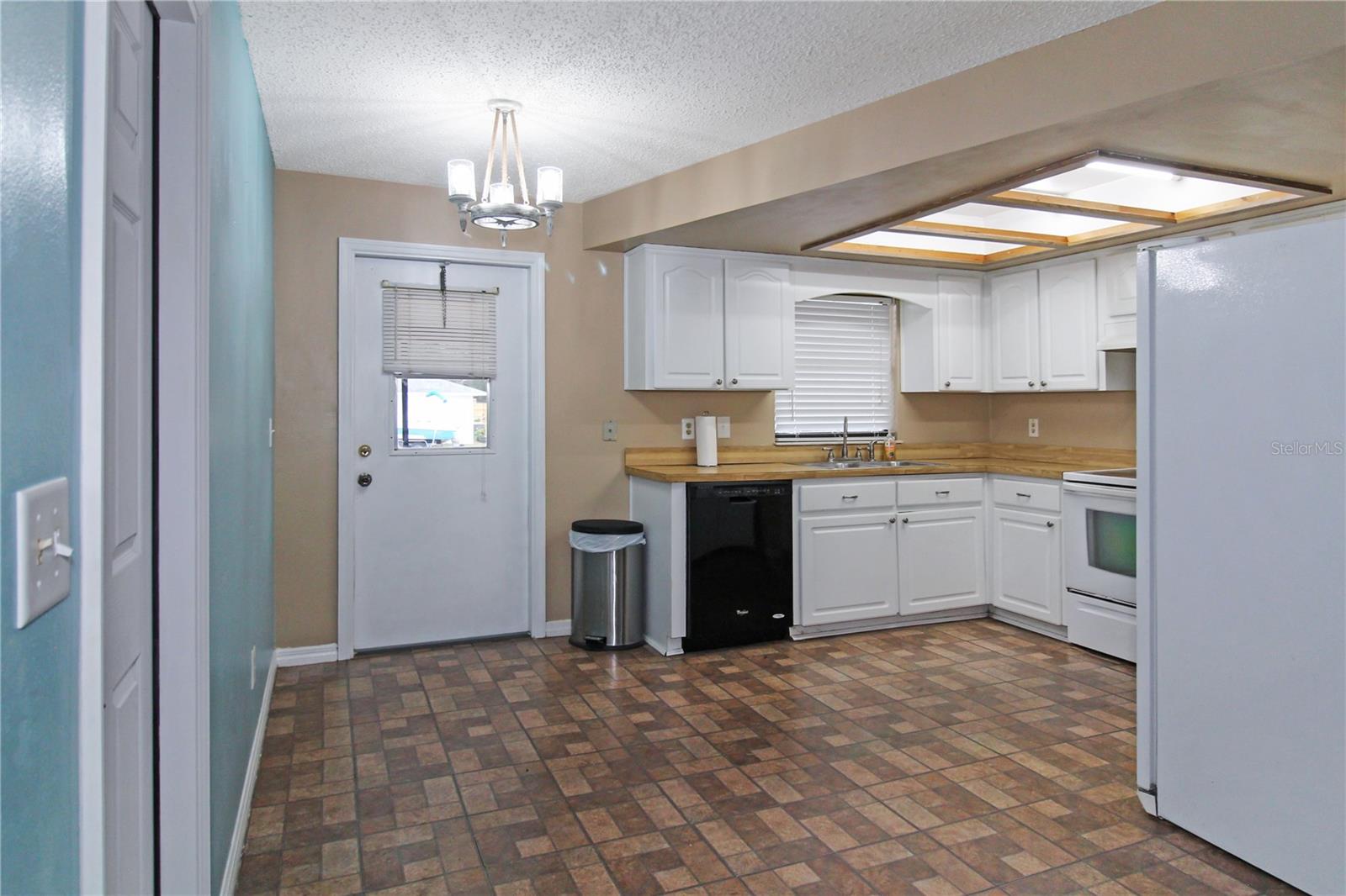 INVERNESS ACRES - Residential