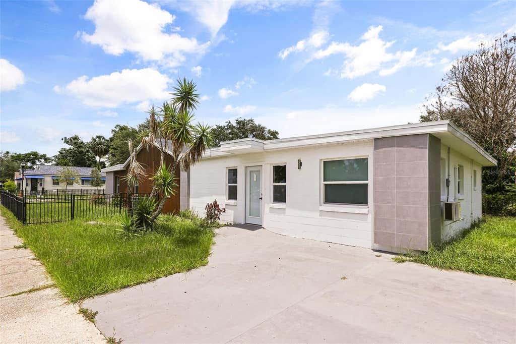 Photo of 730 W Swoope Avenue, Winter Park, FL 32789 (MLS # S5152493)