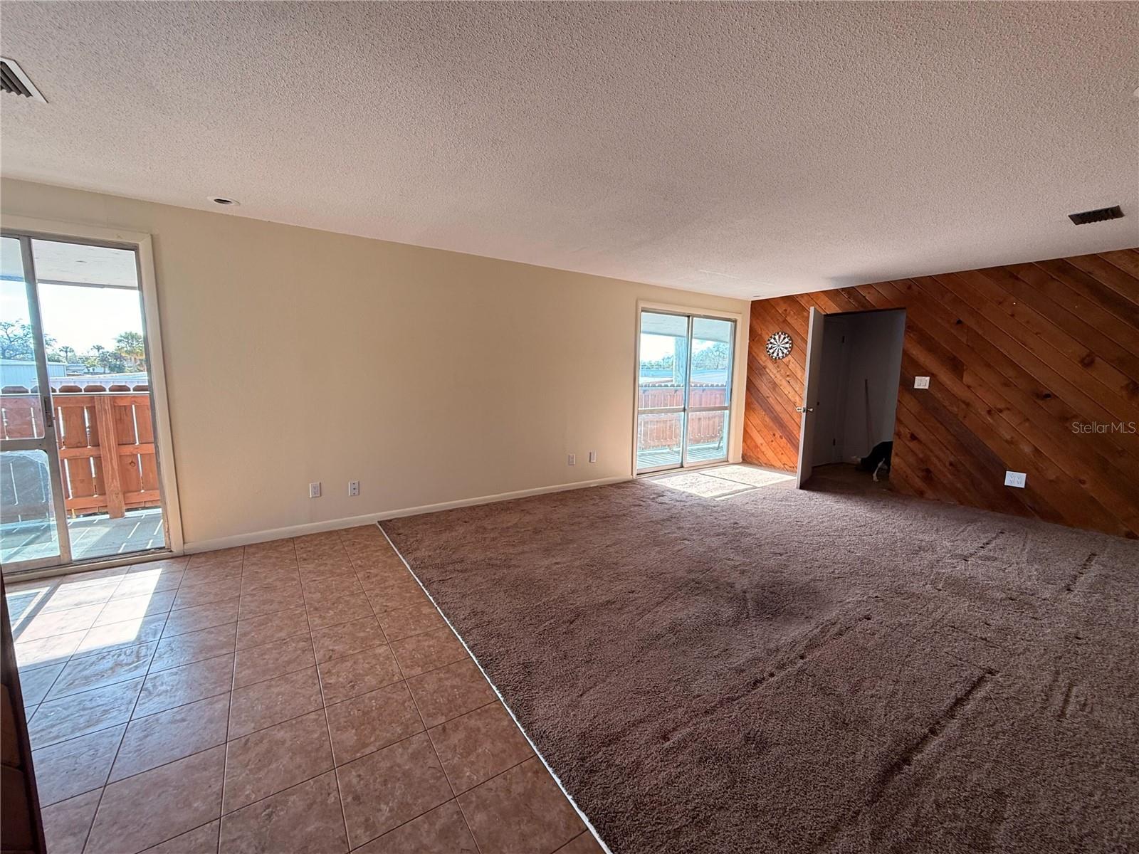 MASON & CARSWELLS HOLLY HILL - Residential Lease