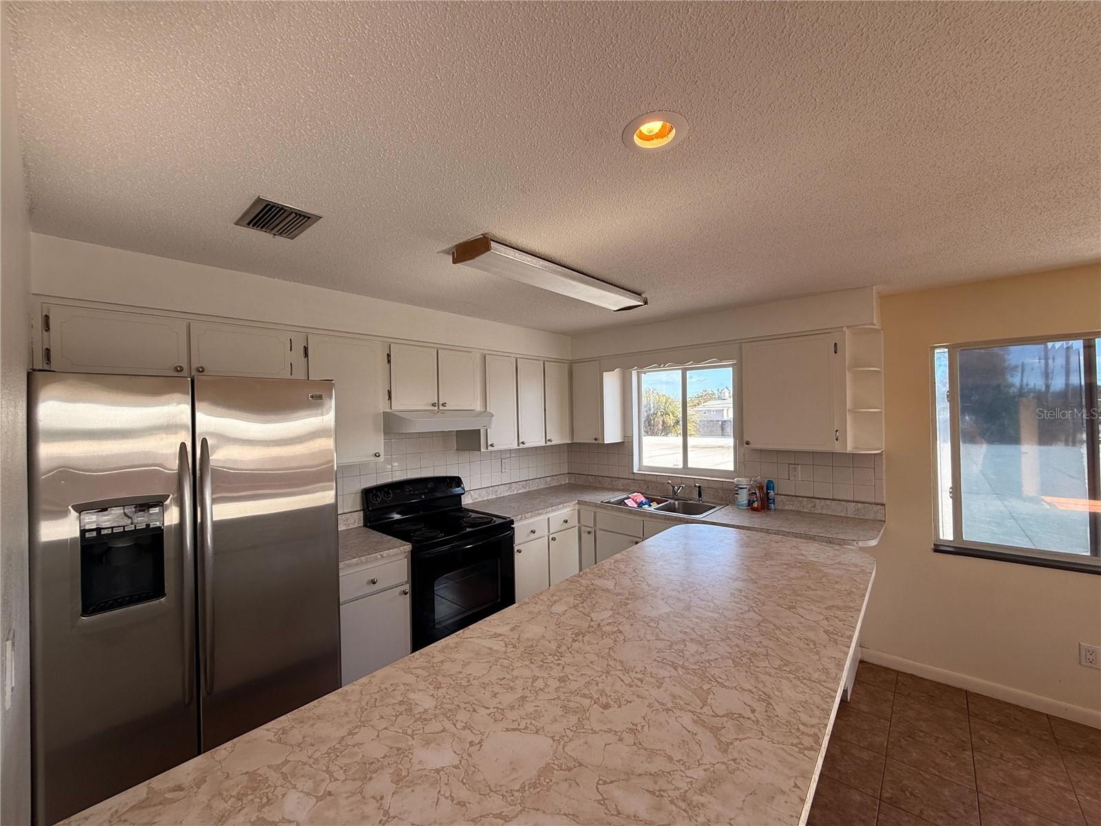 MASON & CARSWELLS HOLLY HILL - Residential Lease