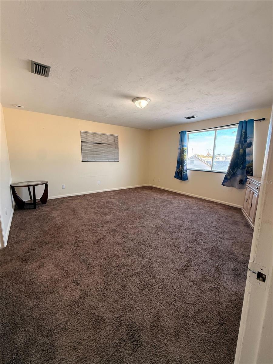 MASON & CARSWELLS HOLLY HILL - Residential Lease