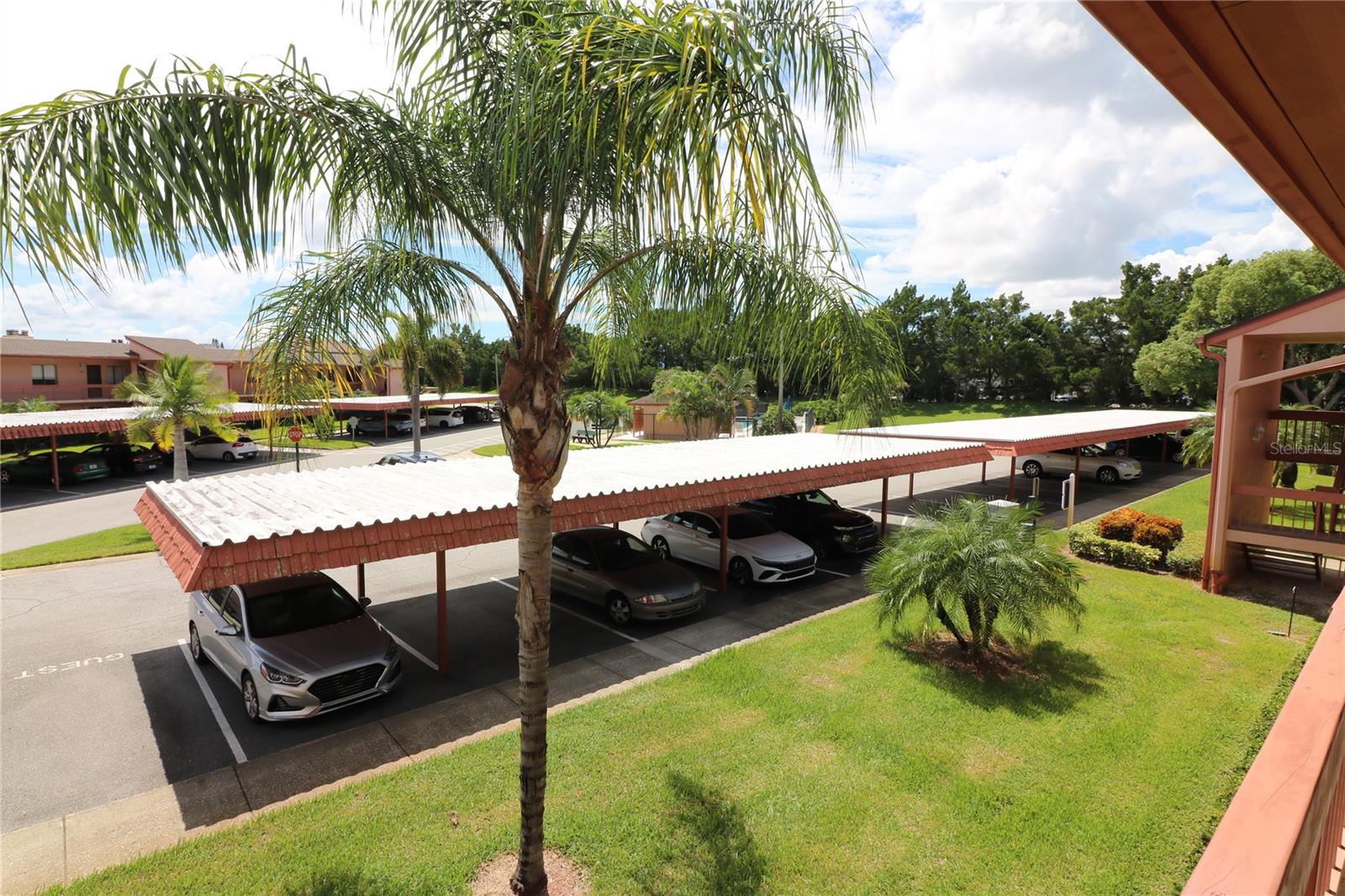 105 LAKESIDE COURT 6