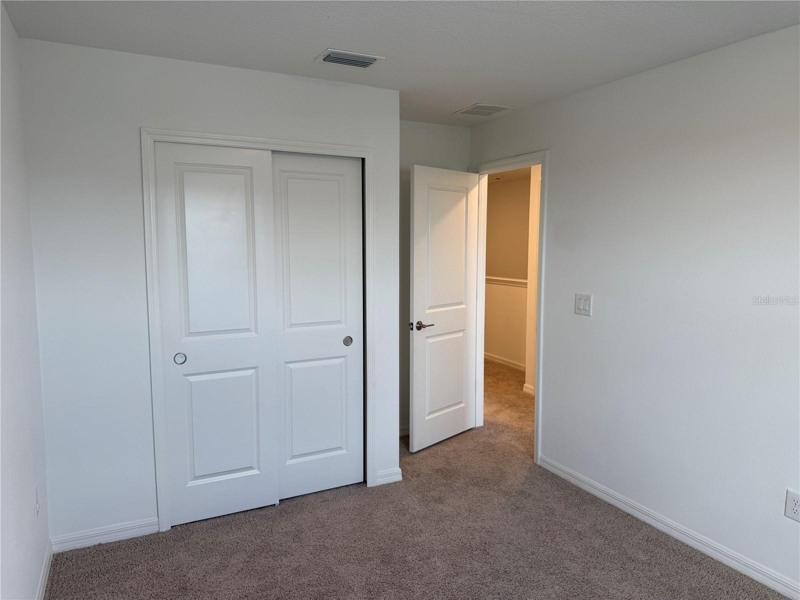 ARTISAN LAKES EDGESTONE NORTH PH I & II - Residential Lease