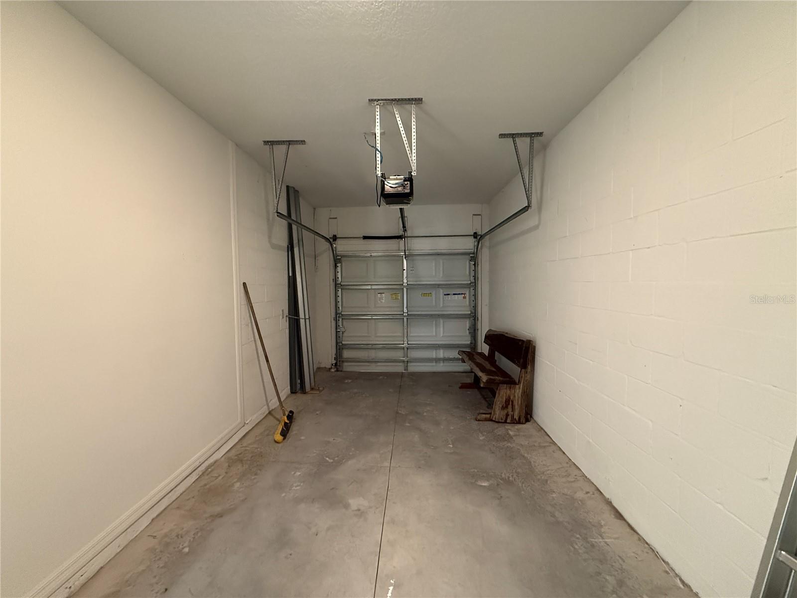 ARTISAN LAKES EDGESTONE NORTH PH I & II - Residential Lease