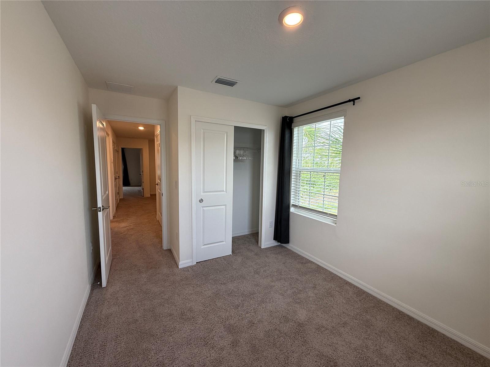 ARTISAN LAKES EDGESTONE NORTH PH I & II - Residential Lease