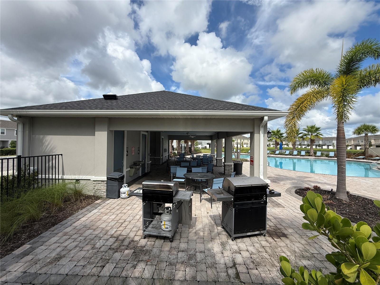 ARTISAN LAKES EDGESTONE NORTH PH I & II - Residential Lease