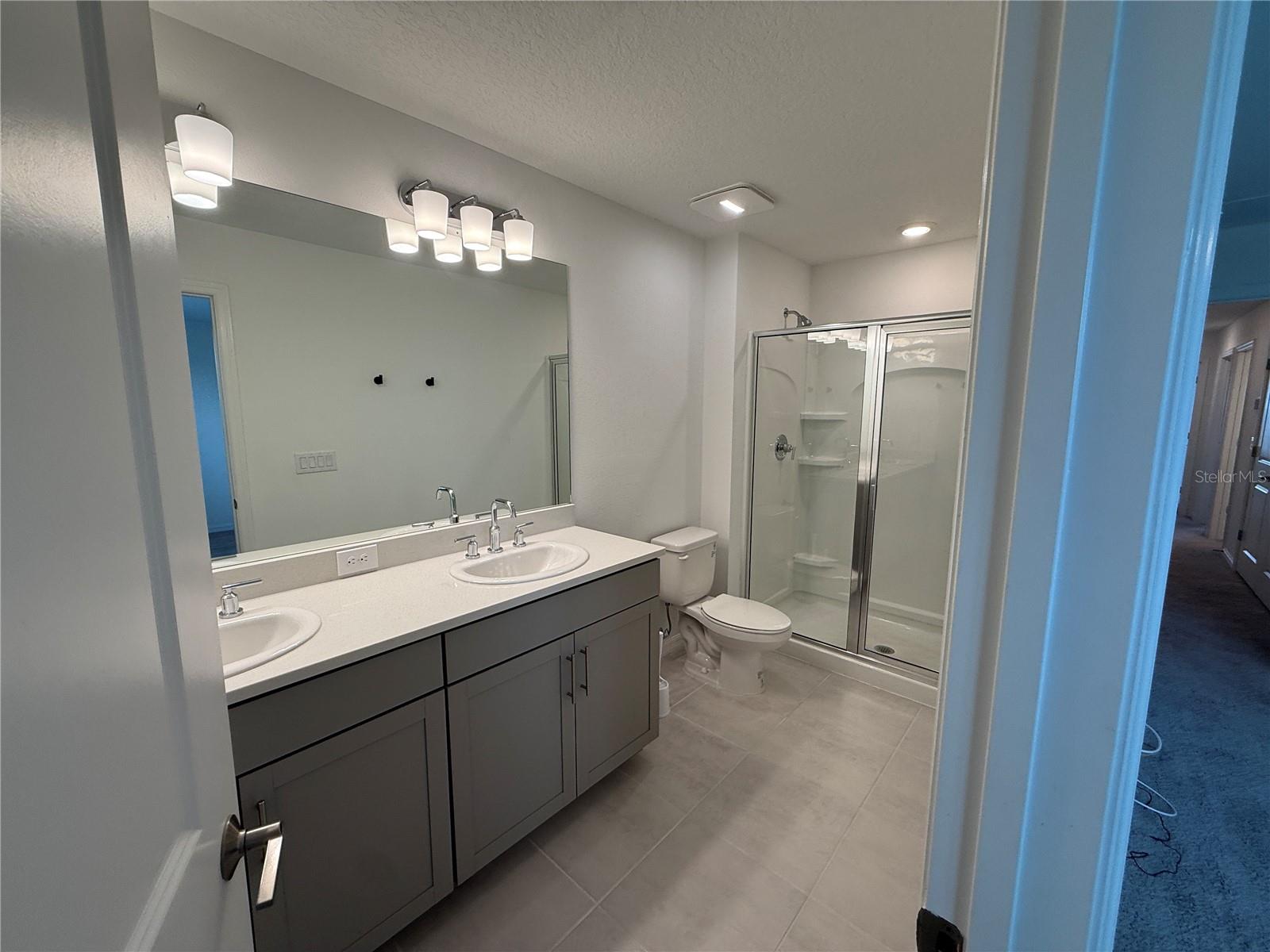 ARTISAN LAKES EDGESTONE NORTH PH I & II - Residential Lease