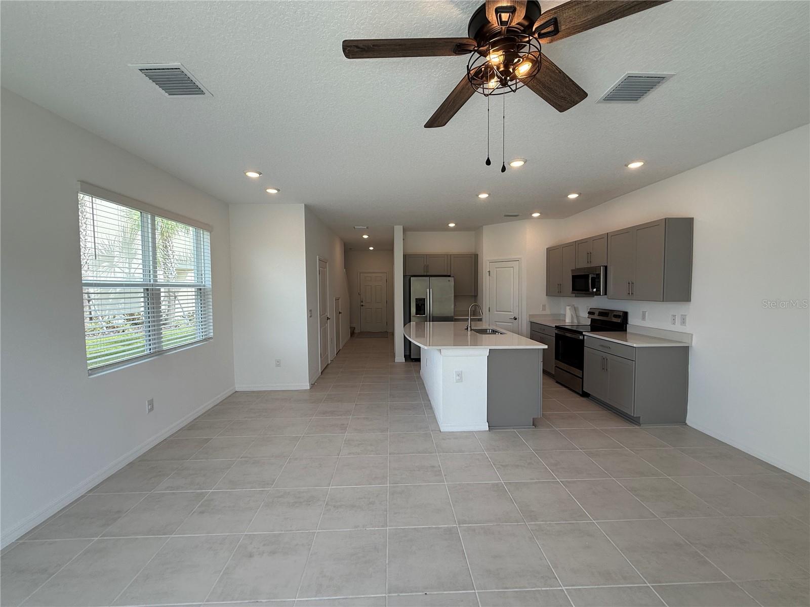 ARTISAN LAKES EDGESTONE NORTH PH I & II - Residential Lease