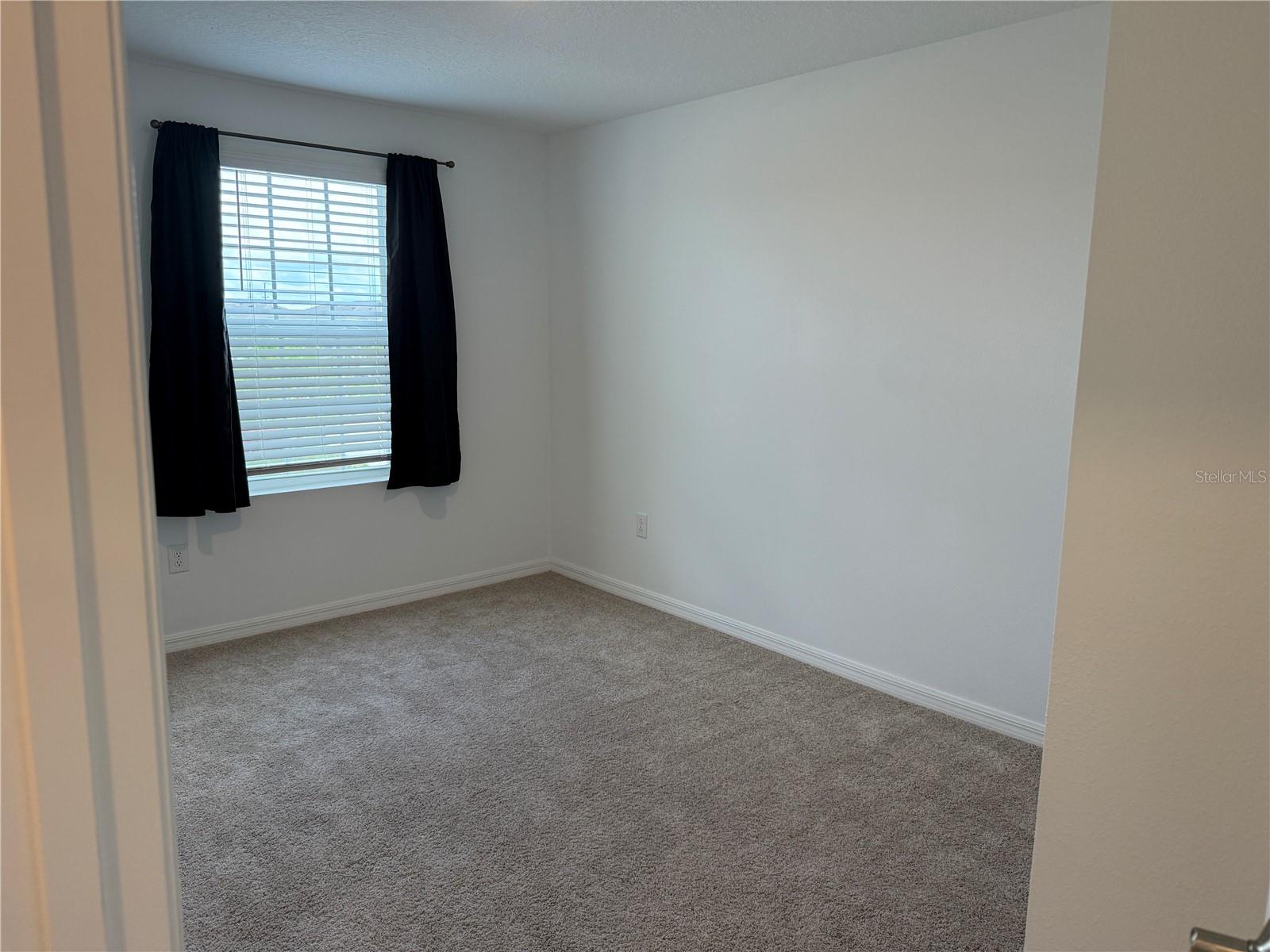 ARTISAN LAKES EDGESTONE NORTH PH I & II - Residential Lease