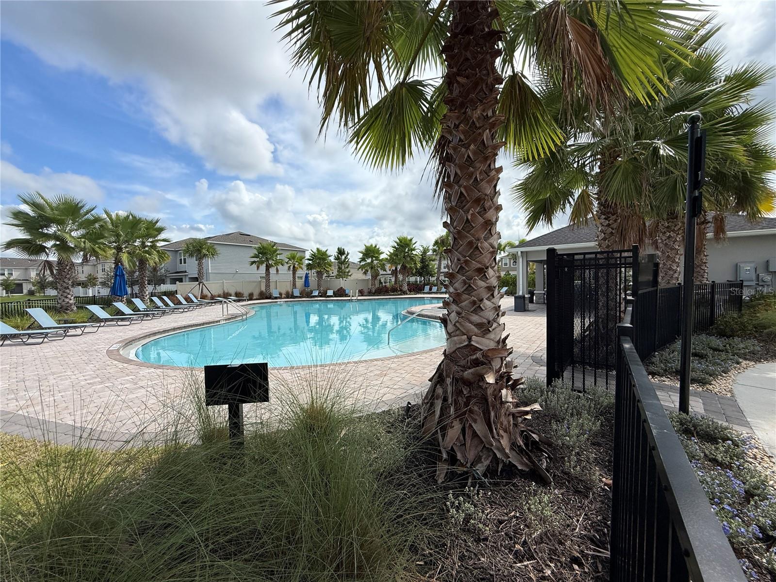 ARTISAN LAKES EDGESTONE NORTH PH I & II - Residential Lease