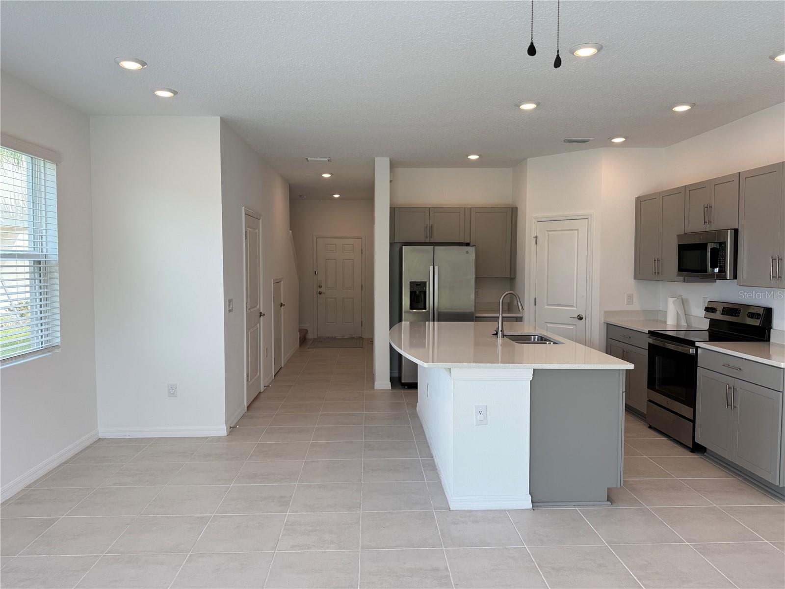 ARTISAN LAKES EDGESTONE NORTH PH I & II - Residential Lease