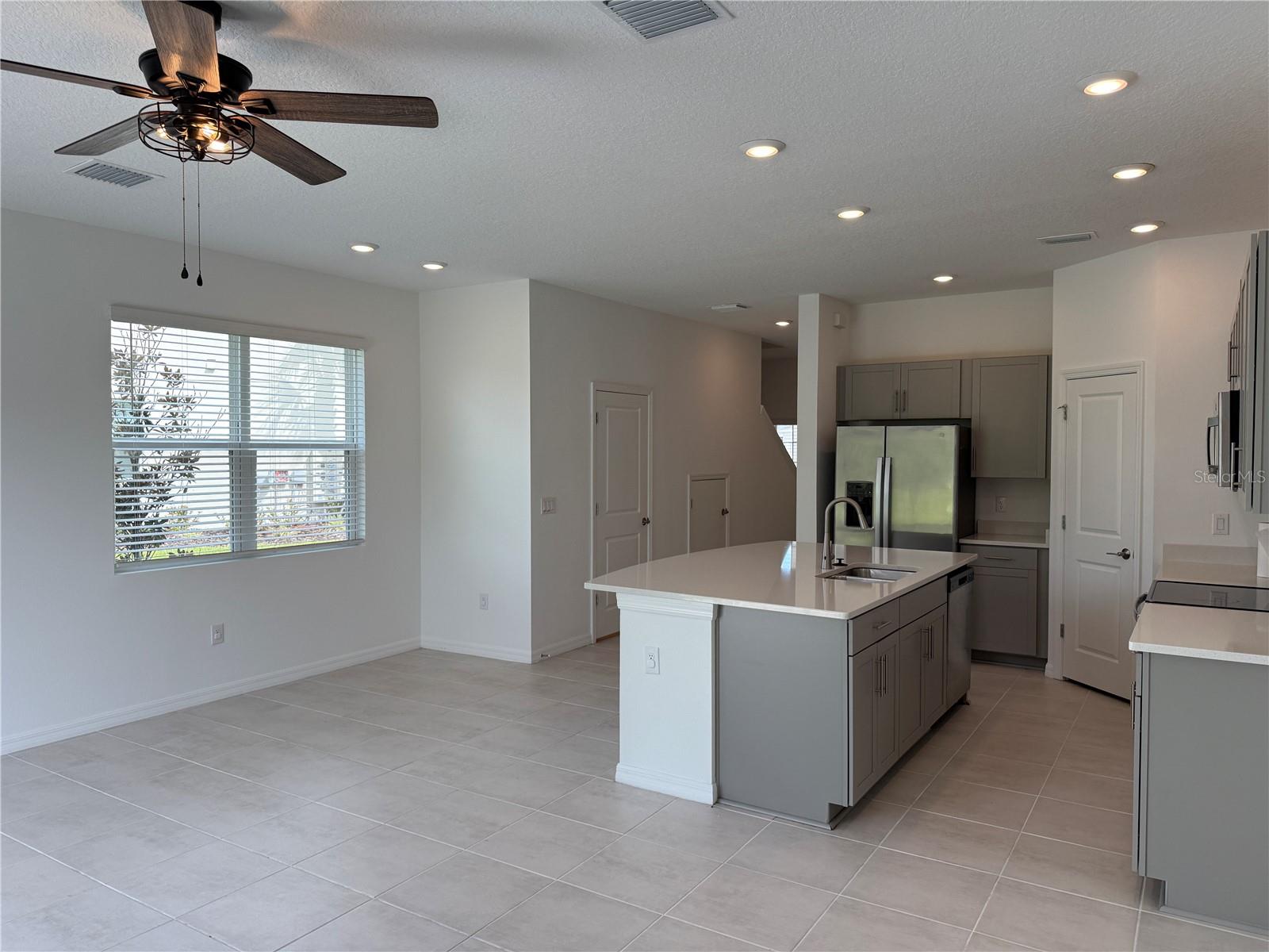 ARTISAN LAKES EDGESTONE NORTH PH I & II - Residential Lease