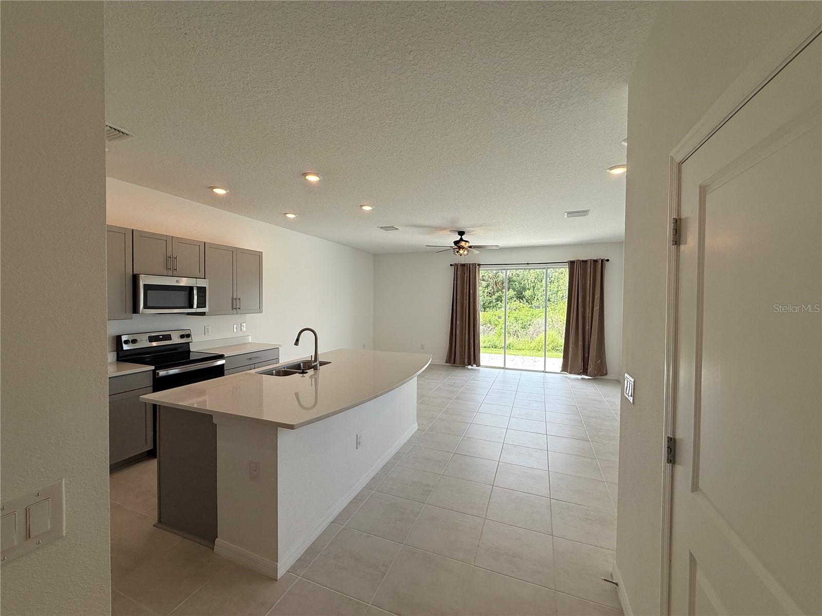 ARTISAN LAKES EDGESTONE NORTH PH I & II - Residential Lease