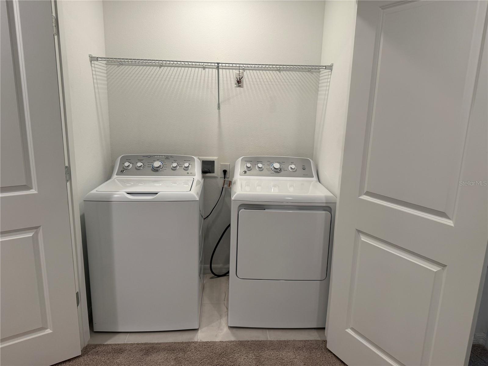 ARTISAN LAKES EDGESTONE NORTH PH I & II - Residential Lease