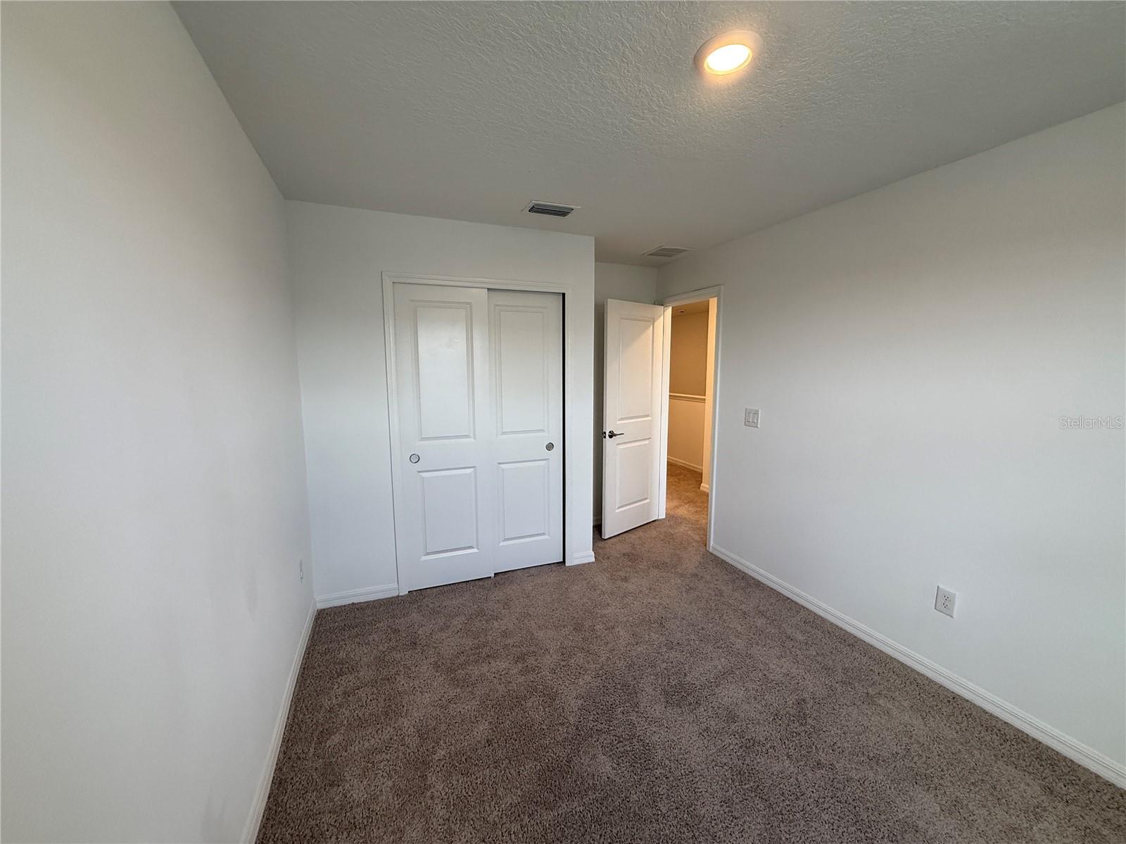 ARTISAN LAKES EDGESTONE NORTH PH I & II - Residential Lease