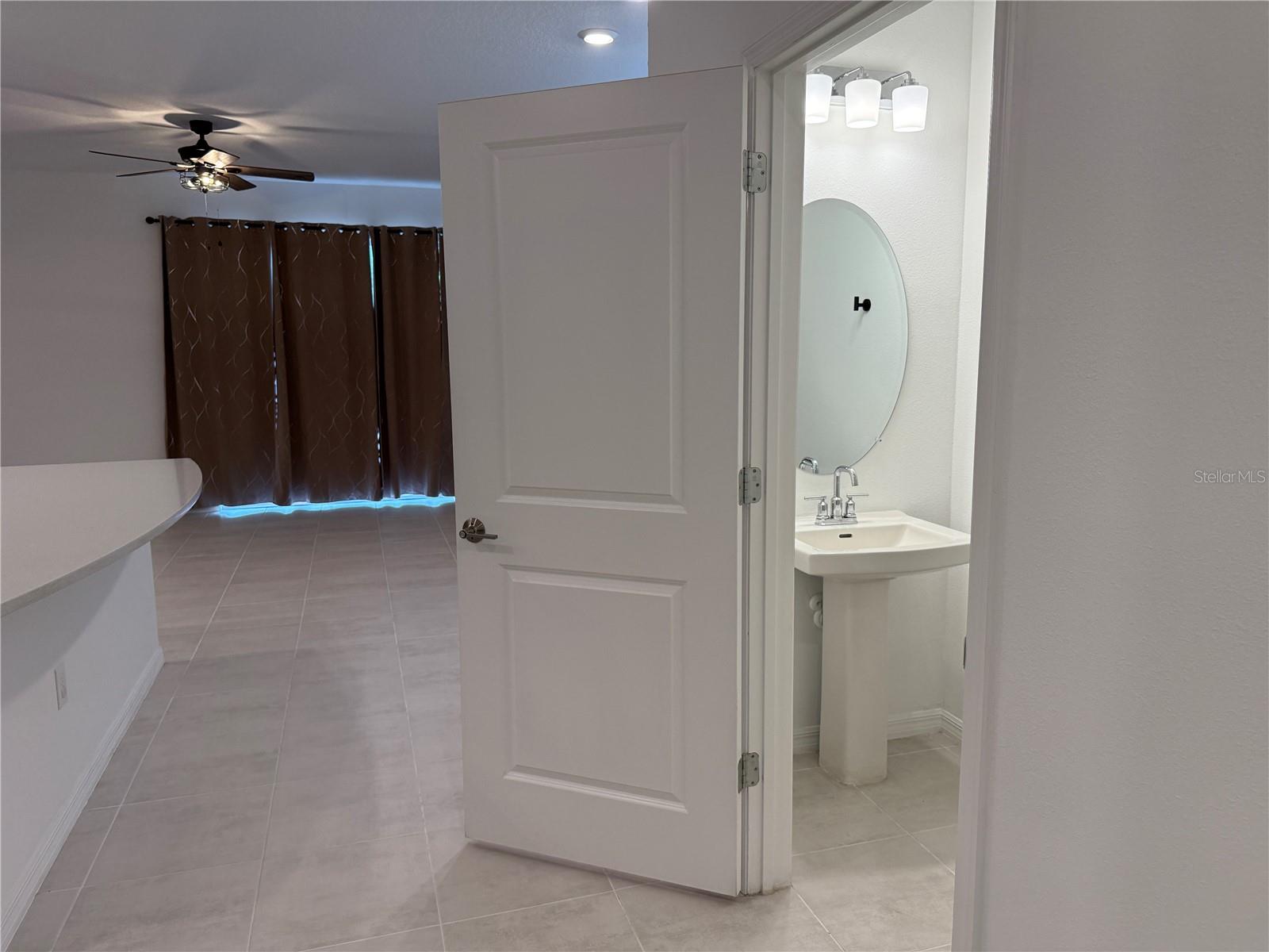 ARTISAN LAKES EDGESTONE NORTH PH I & II - Residential Lease