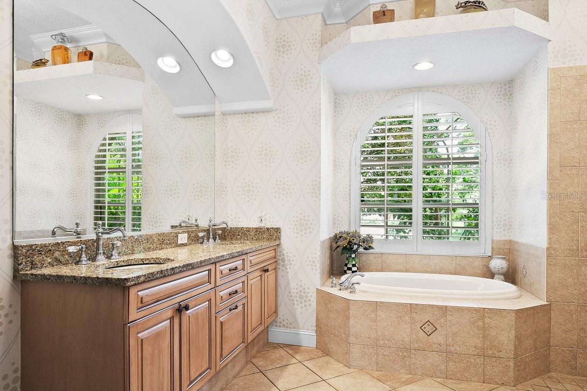 PARK TRACE ESTATES - Residential