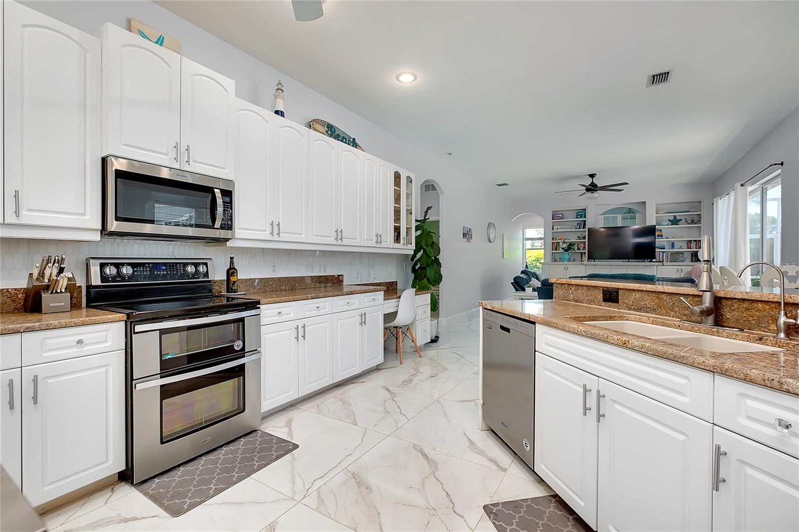 VENICE GOLF & COUNTRY CLUB - Residential