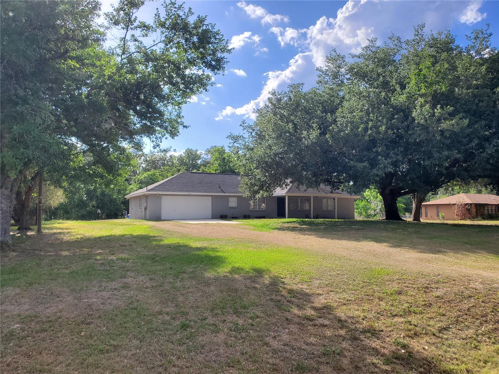 COUNTRY TRAILS - Residential