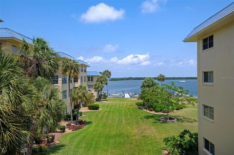 A home in LONGBOAT KEY