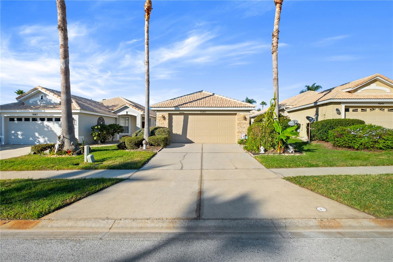 COUNTRY CLUB/MT DORA PH II-9 - Residential