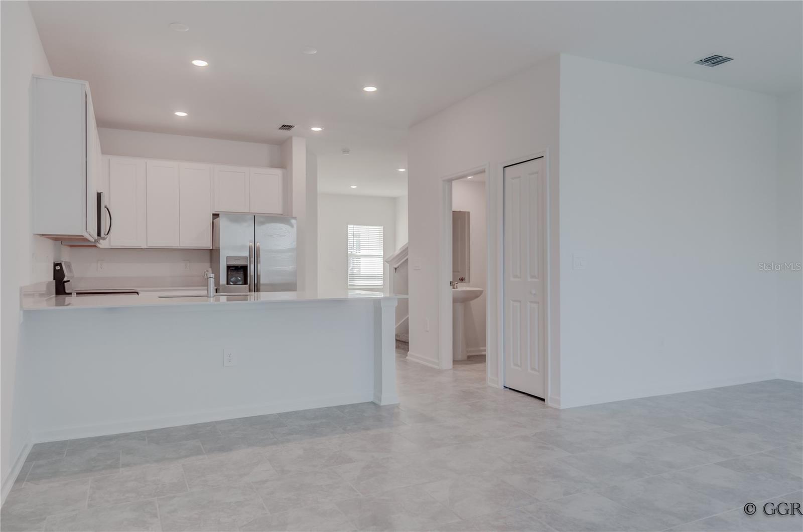 CHATEAU AT ASTONIA 22 TH - Residential
