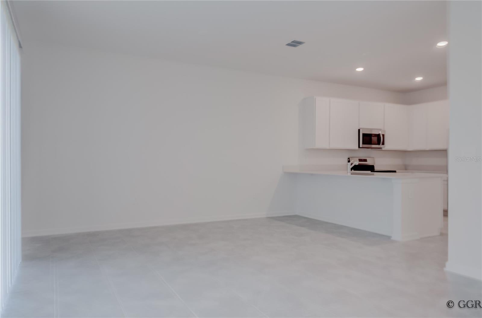 CHATEAU AT ASTONIA 22 TH - Residential