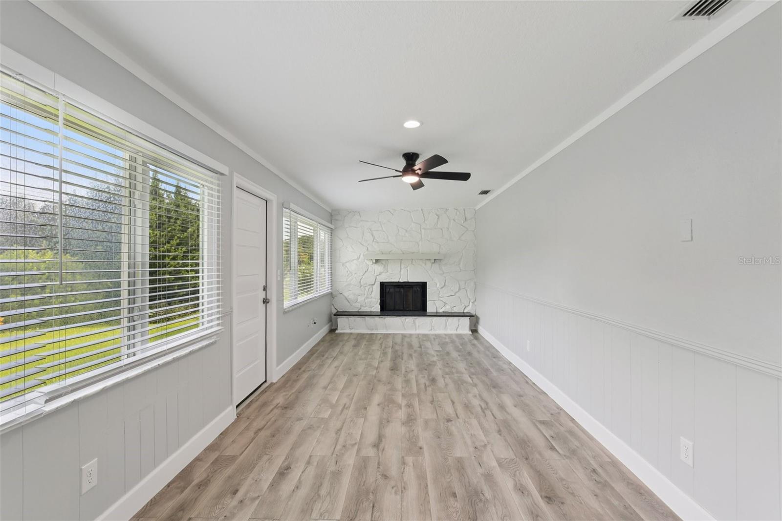 HIGHLAND LAKES - Residential Lease