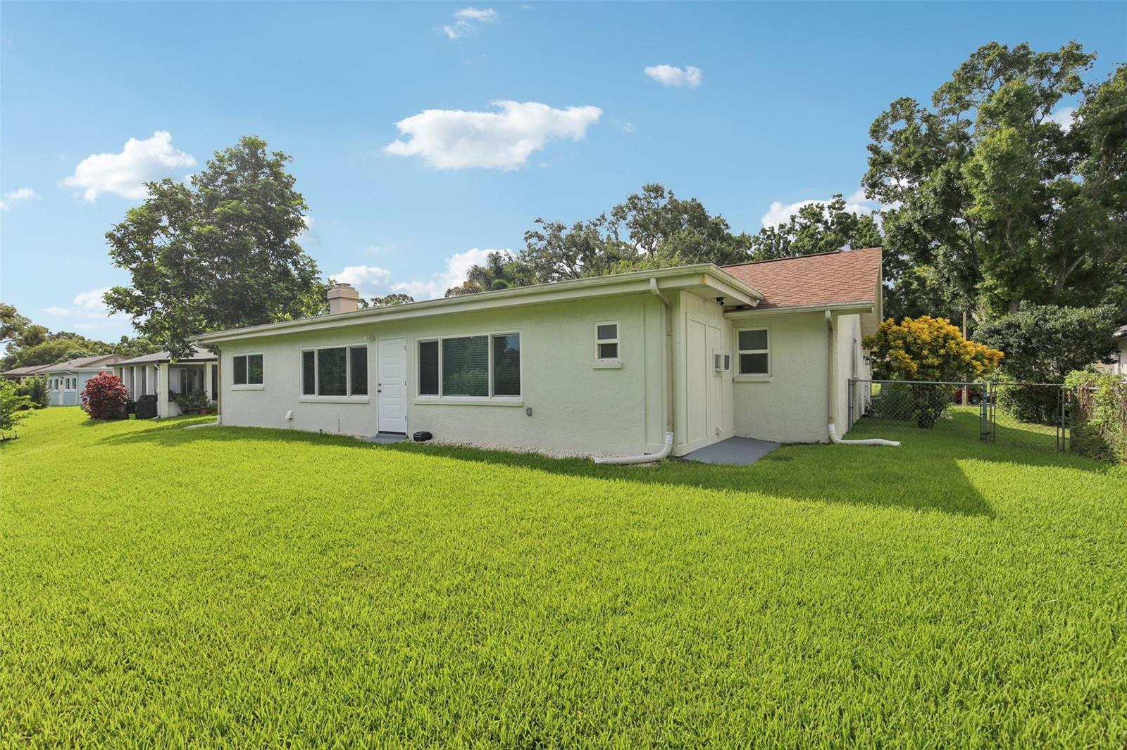 HIGHLAND LAKES - Residential Lease