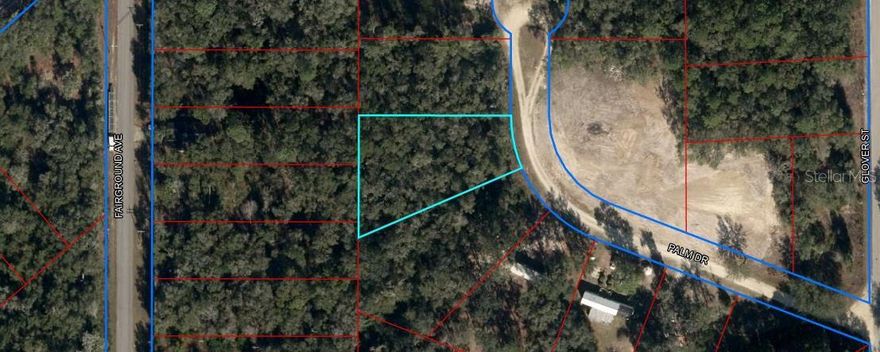 .BUILDING LOT IN LEVY COUNTY! Check out this 0.55 acre located off State Road 24 and just 30 minutes to Gainesville and Major hospitals. Seller has adjacent lot for sale also lot size is 0.46. Rural living at it's best on a cul-de-sac right off paved road. Close to Blue Springs and just 30 minutes from fresh or salt water fishing. This location offers city water and is zoned manufactured or site built homes.