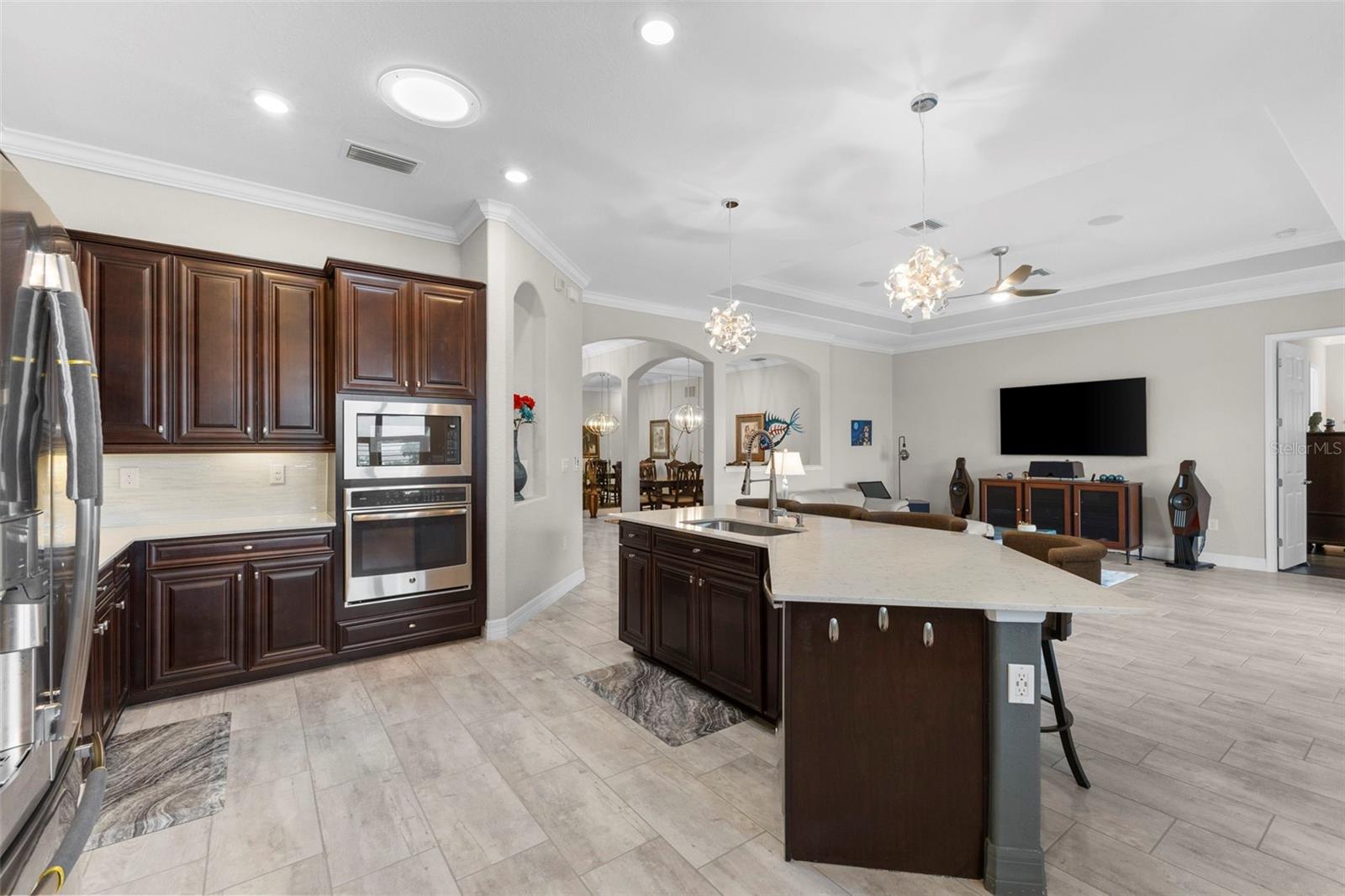 23547 WAVERLY CIRCLE